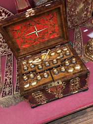 apotheker-truhe.jpg